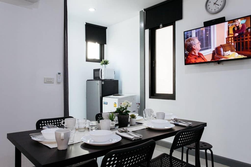P4 Silom Large 2Beds Full Kitchen Wifi 4-6Pax Apartment Bangkok Exterior photo