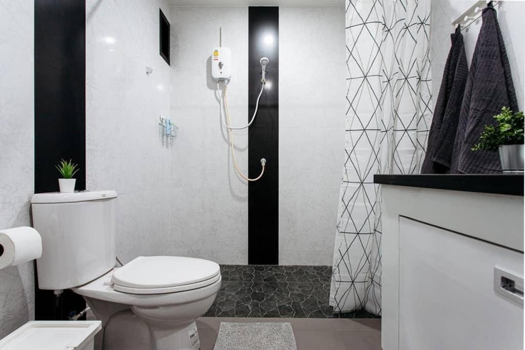 P4 Silom Large 2Beds Full Kitchen Wifi 4-6Pax Apartment Bangkok Exterior photo
