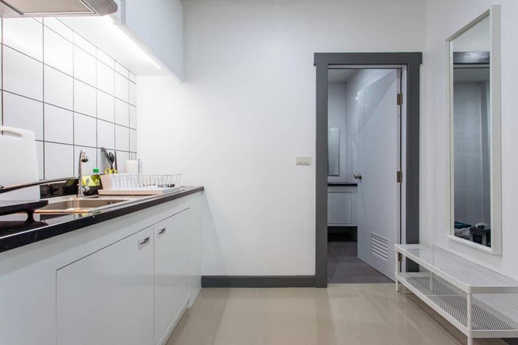 P4 Silom Large 2Beds Full Kitchen Wifi 4-6Pax Apartment Bangkok Exterior photo